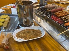 -哈尔滨小酒馆·鲜肉现穿自助烧烤(康新花园店)