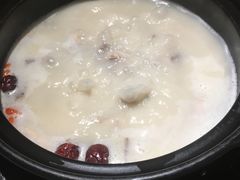 -洪氏嗨捞·广东猪肚鸡·椰子鸡火锅(西咸万象城店)