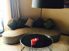 -上海滴水湖皇冠假日酒店