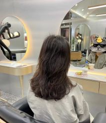 -Tloml salon