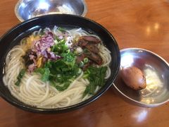 -鸿浩扒猪脚米线