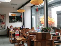 大堂-毛辣果·贵州红酸汤牛肉火锅(西单店)