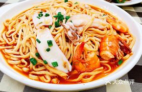 Seafood Stir-Fried Yee Mien