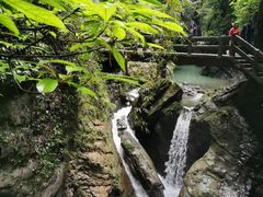 -龙水峡地缝景区