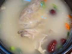 滋补参鸡汤-鑫日千里马朝鲜族小馆(总店)