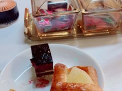 -广州中心皇冠假日酒店·汇点大堂吧