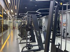 -跃动游泳健身俱乐部(新华传媒店)