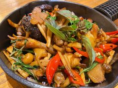 九层塔三杯什锦菇-Let's Taipei 非常烘焙(太古里店)