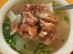 萝卜炖肘子-荣生萝卜汤饭店