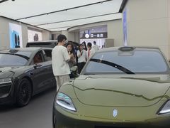 -华为智能生活馆(上海中山公园龙之梦)