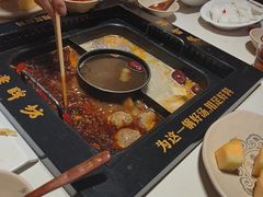 -老牌坊云南鱼豆花火锅(哈西万达店)