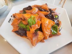 家常豆腐-何适山庄·团餐住宿(水长城P2停车场店)