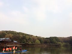 -东湖小天池真人CS彩弹野战基地