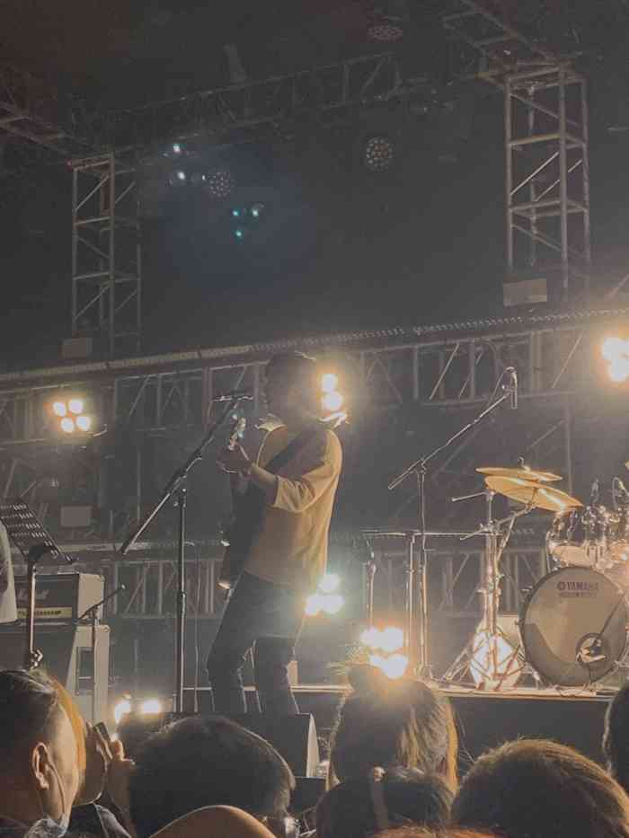 原料库livehouse-"第一次来文创园,说实话感觉都应该算是网红.