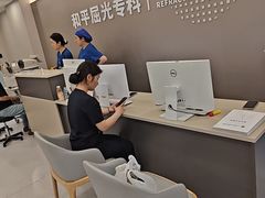 -上海大学附属上海和平眼科医院