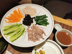鸡丝凉米线-云海肴云南菜(浦江欢乐颂店)