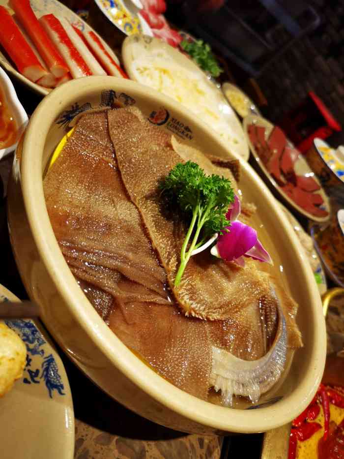 小龙坎老火锅(地王店)-"菜品都很新鲜,锅底味道很赞,在深圳算是比.