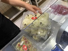 -白玉兰食品甜凤店(合生汇店)