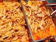 -狗撵鸭(泰山公寓店)