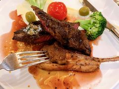 碳烤肉眼牛排及秘制牛排汁-WOLFGANG PUCK KITCHEN & BAR(迪士尼小镇店)
