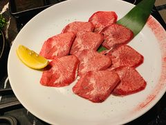 -山川小町·极番烧肉(新地假日广场店)