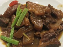 -皇马海口湾海景酒店(万绿园秀英港店)