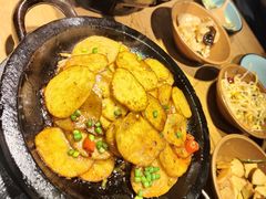 -九锅一堂酸菜鱼(学府凯德店)