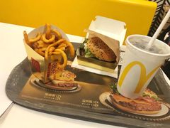 -麦当劳(宝山大厦店)