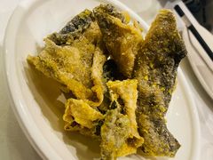 咸蛋黄炸鱼皮-新加坡海鲜(国贸商城店)
