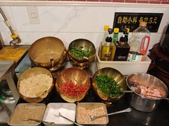 -重庆川渝肥妹火锅