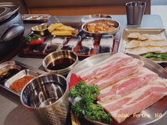 -围炉肉舍•炭烤活鳗•丹东海鲜烤肉(步行街店)