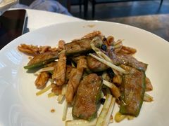 青椒酿鱼肉炒吊筒-炳胜品味(海印总店)