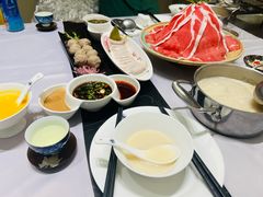 -红鼎豆捞·非遗鲍皇汤火锅(宝丰路店)