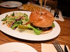 招牌京A世涛培根芝士汉堡-京A Brewpub·精酿餐吧(幸福村店)