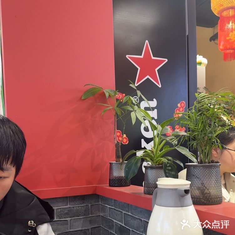 在这吃到了最正宗的徽菜。李鸿章大杂烩食材多样，汤汁浓郁