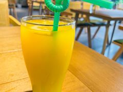-臻鲜燕海鲜融合餐厅(金陵style店)