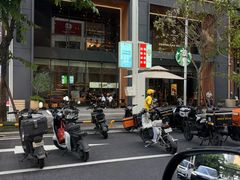 -星巴克臻选(广州高德置地秋广场店)