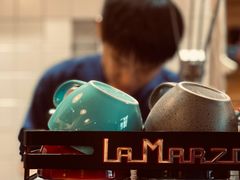 -Be Lived Cafe比例咖啡(摩天轮店)