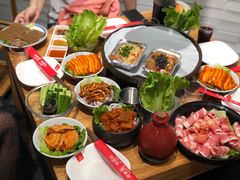 餐具摆设-么肆烤肉(汉街形象店)