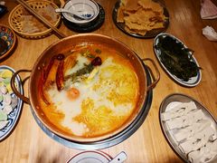 -洱火云南酸菜牛肉火锅(石景山当代商城店)