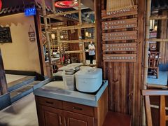 -湘西小馆(滨河路店)