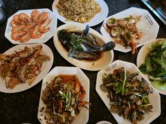 -岛中岛·海鲜大排档·万宁老字号(东澳店)