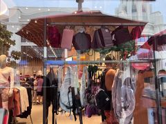 -lululemon(比斯特购物村店)