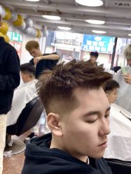 -乾健·烫染·接发SALON
