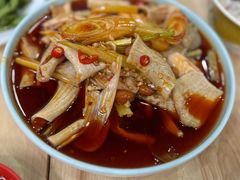 拌郡把-雷祖芳老妈蹄花店