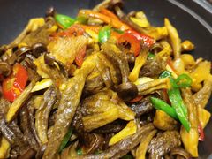 -蔼若春.传承三十年云南菜(金碧公园店)
