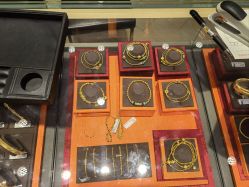 -周生生Chow Sang Sang(新世界店)