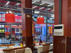 -刘姐啤酒鱼民族演艺餐厅(西街总店)