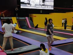 -嘿哟动霸CHUA·新潮玩运动娱乐中心·蹦床滑冰团建乐园