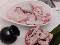 -洪氏嗨捞·广东猪肚鸡·椰子鸡火锅(西咸万象城店)